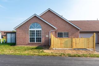 4979 Meadow Run Drive, Hilliard, OH 43026