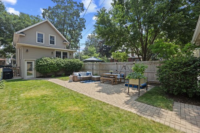 545 S Harvey Avenue, Oak Park, IL 60304