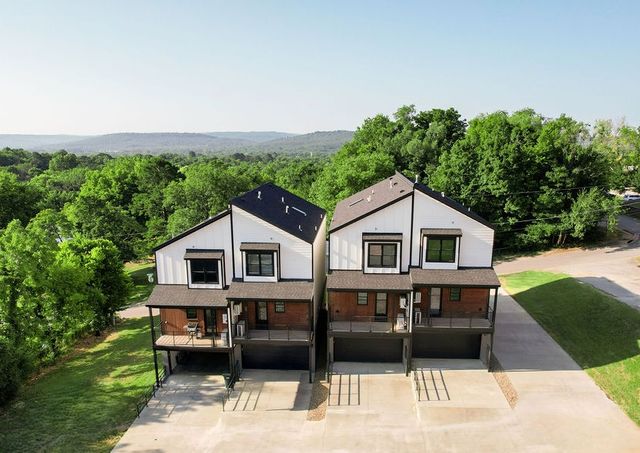 122 E Mountain Street, Fayetteville, AR 72701