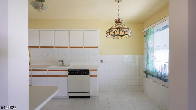 2294 Saint Georges Ave, Rahway City, NJ 07065