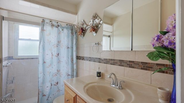 2294 Saint Georges Ave, Rahway City, NJ 07065