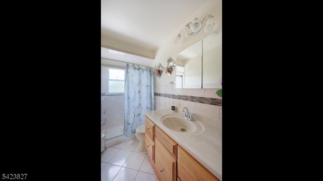 2294 Saint Georges Ave, Rahway City, NJ 07065