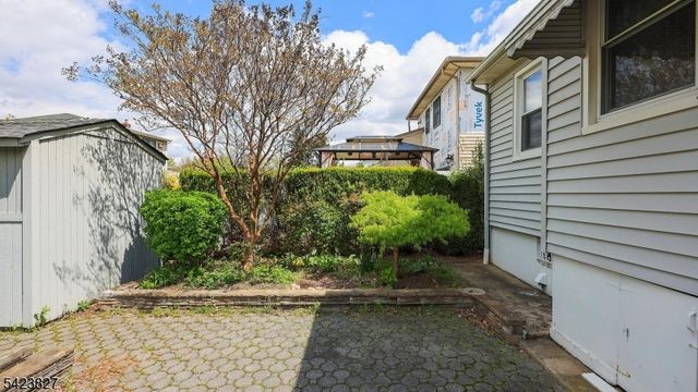 2294 Saint Georges Ave, Rahway City, NJ 07065