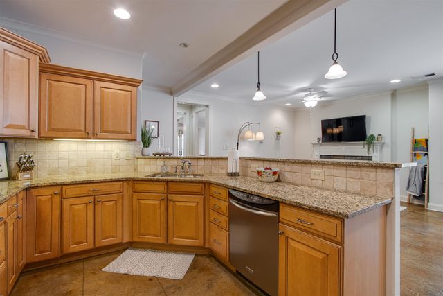 3564 WALNUT GROVE RD, Memphis, TN 38111