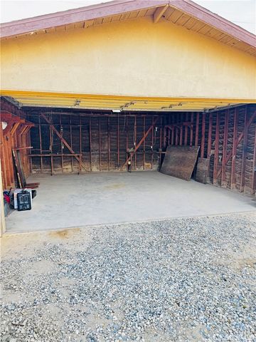 6212 Abronia, 29 Palms, CA 92277