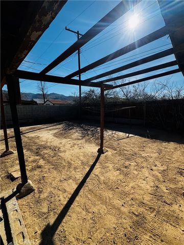 6212 Abronia, 29 Palms, CA 92277