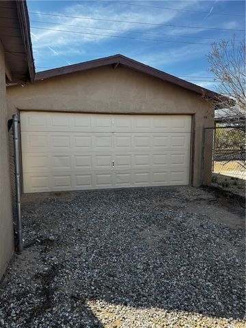 6212 Abronia, 29 Palms, CA 92277