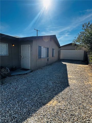 6212 Abronia, 29 Palms, CA 92277