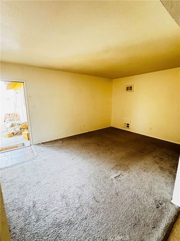 6212 Abronia, 29 Palms, CA 92277