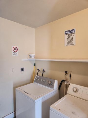 190 NE 40th Street 190-196, Oakland Park, FL 33334