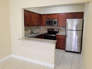 190 NE 40th Street 190-196, Oakland Park, FL 33334