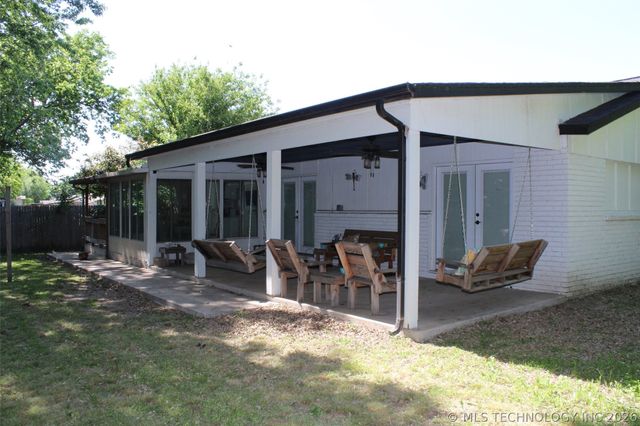 10976 E 36th Place, Tulsa, OK 74146