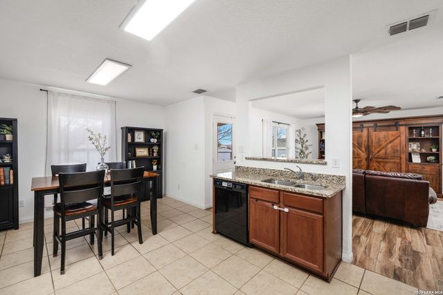 4610 Media Meadows, San Antonio, TX 78222