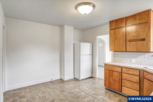 420 E Santiam St, Stayton, OR 97383