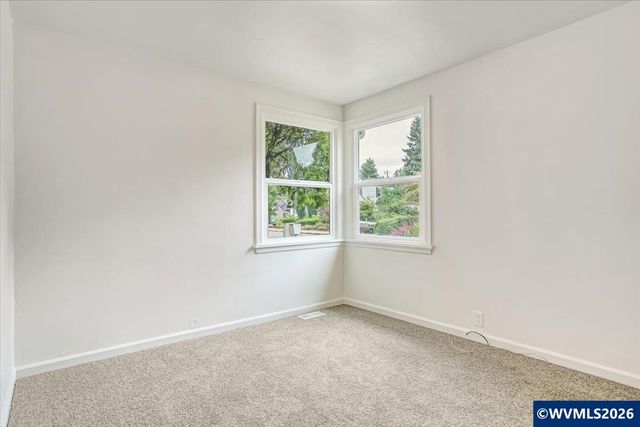 420 E Santiam St, Stayton, OR 97383
