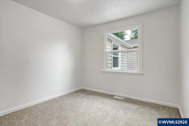 420 E Santiam St, Stayton, OR 97383