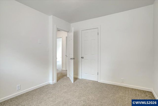 420 E Santiam St, Stayton, OR 97383