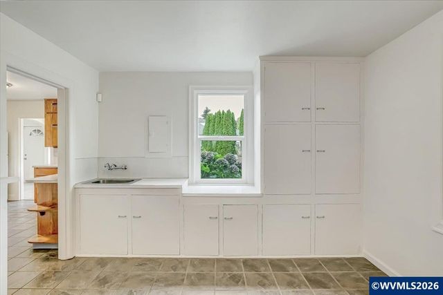 420 E Santiam St, Stayton, OR 97383