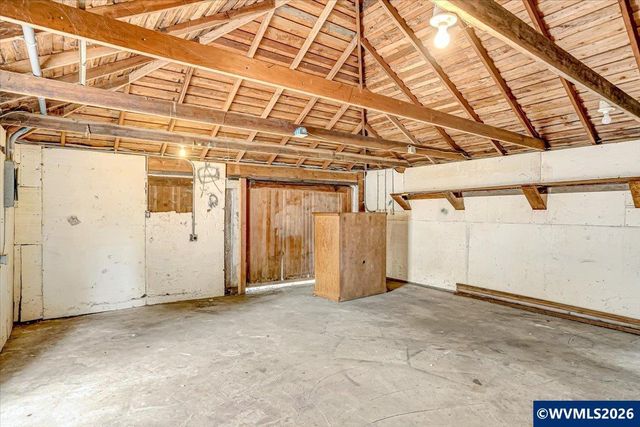 420 E Santiam St, Stayton, OR 97383