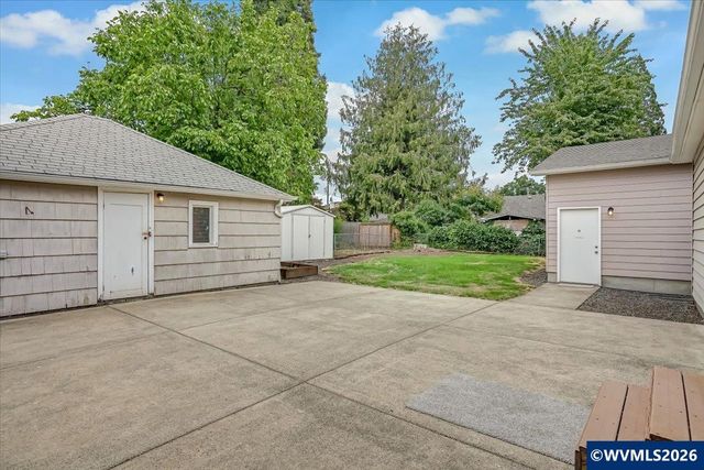 420 E Santiam St, Stayton, OR 97383