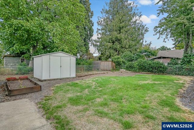 420 E Santiam St, Stayton, OR 97383