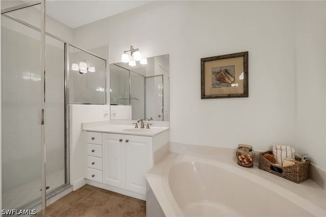 3141 Aviamar CIR 103, Naples, FL 34114