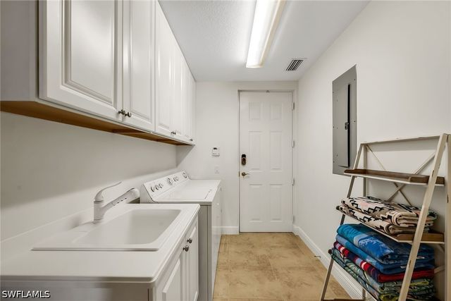 3141 Aviamar CIR 103, Naples, FL 34114