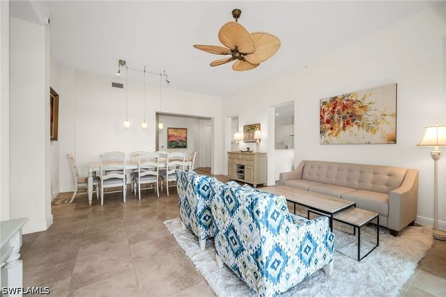 3141 Aviamar CIR 103, Naples, FL 34114