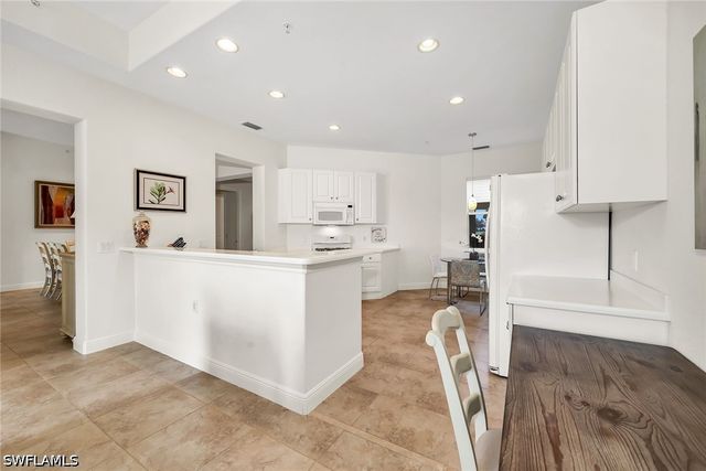 3141 Aviamar CIR 103, Naples, FL 34114