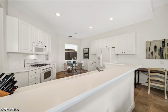 3141 Aviamar CIR 103, Naples, FL 34114