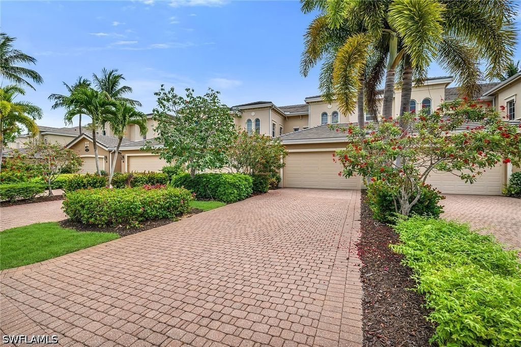 3141 Aviamar CIR 103, Naples, FL 34114