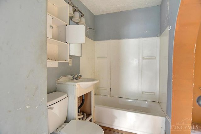 1713 Columbia Avenue, Middletown, OH 45042