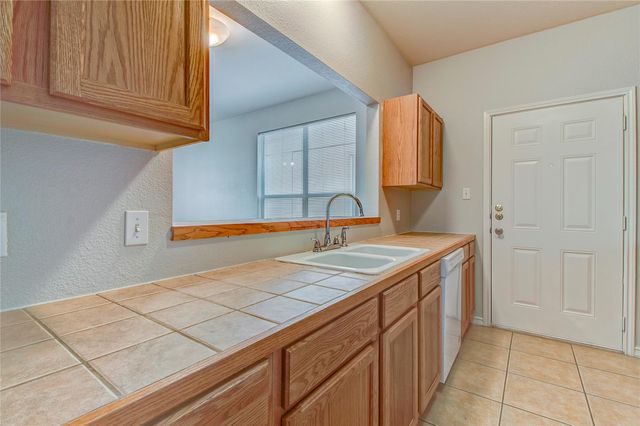 126 Sandstone DR D, Jarrell, TX 76537
