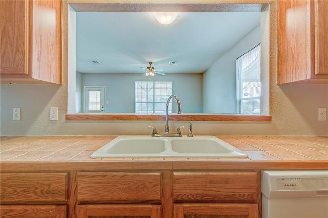 126 Sandstone DR D, Jarrell, TX 76537