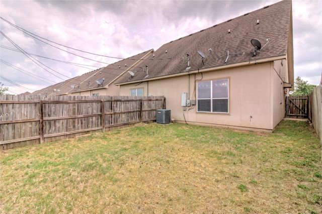 126 Sandstone DR D, Jarrell, TX 76537