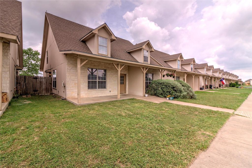126 Sandstone DR D, Jarrell, TX 76537