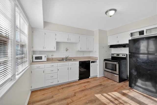 3721 S Pleasant Street, Independence, MO 64055