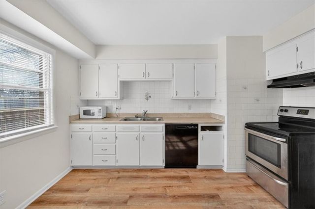 3721 S Pleasant Street, Independence, MO 64055