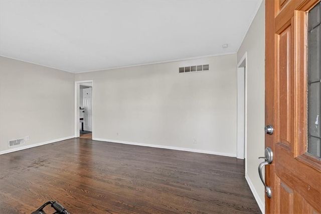 3721 S Pleasant Street, Independence, MO 64055