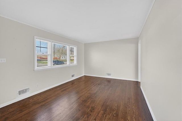 3721 S Pleasant Street, Independence, MO 64055