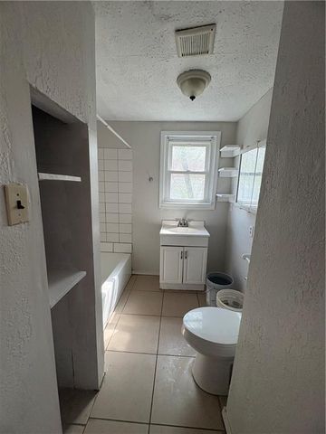 452 Donnelly Avenue, Kansas City, MO 64125