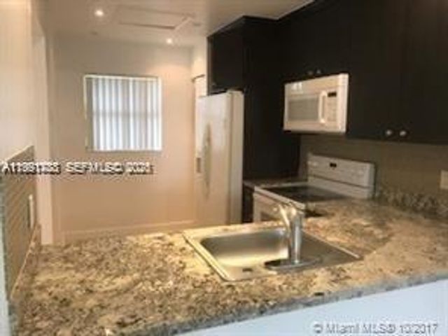 850 NE 209th Ter 204-35, Miami, FL 33179