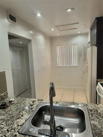 850 NE 209th Ter 204-35, Miami, FL 33179