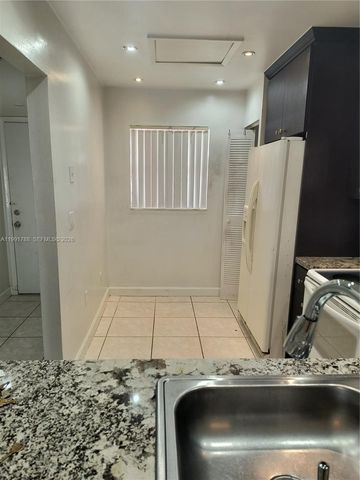 850 NE 209th Ter 204-35, Miami, FL 33179