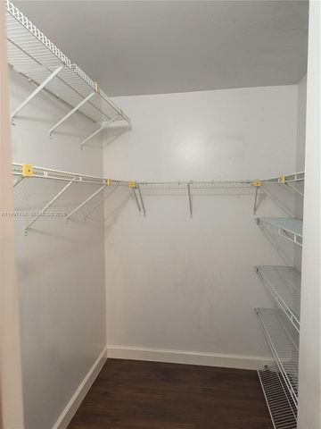 850 NE 209th Ter 204-35, Miami, FL 33179