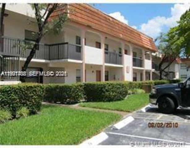 850 NE 209th Ter 204-35, Miami, FL 33179