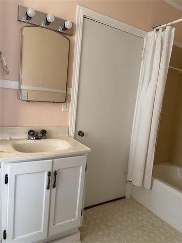 216 KELLOGG Avenue, Lake Arthur, LA 70549