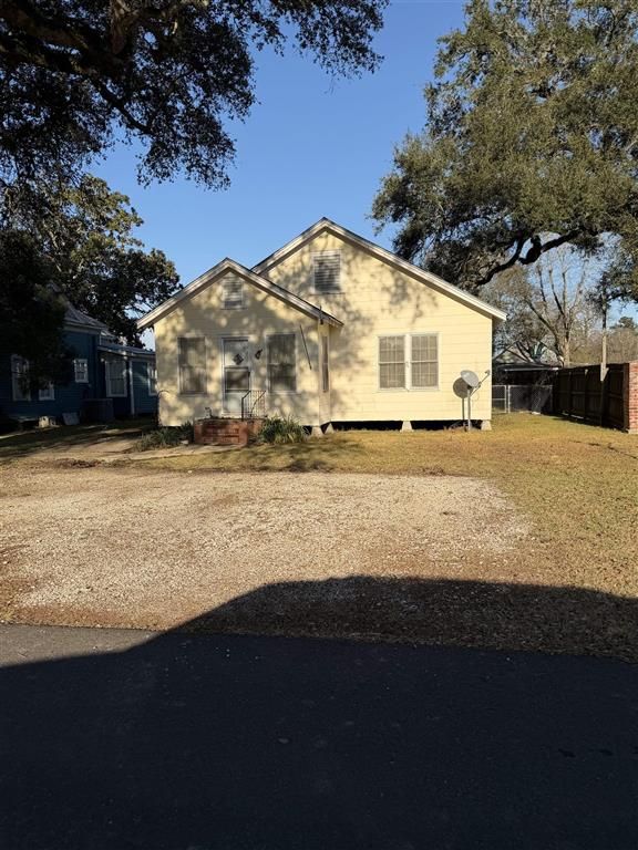 216 KELLOGG Avenue, Lake Arthur, LA 70549