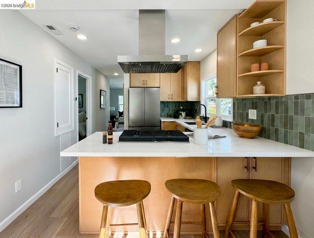 3954 3954 Magee Ave, Oakland, CA 94619