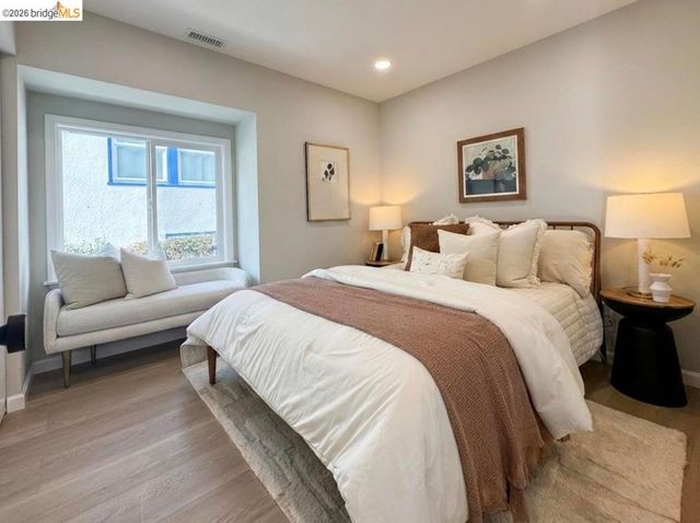 3954 3954 Magee Ave, Oakland, CA 94619